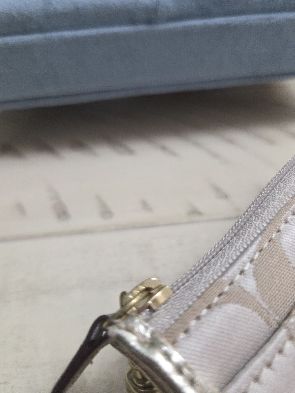 Coach Poppy Signature Mini Skinny ID Case Wristlet, NWT - Picture 9 of 10